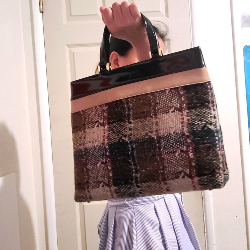 💯 Authentic Burberry handbag